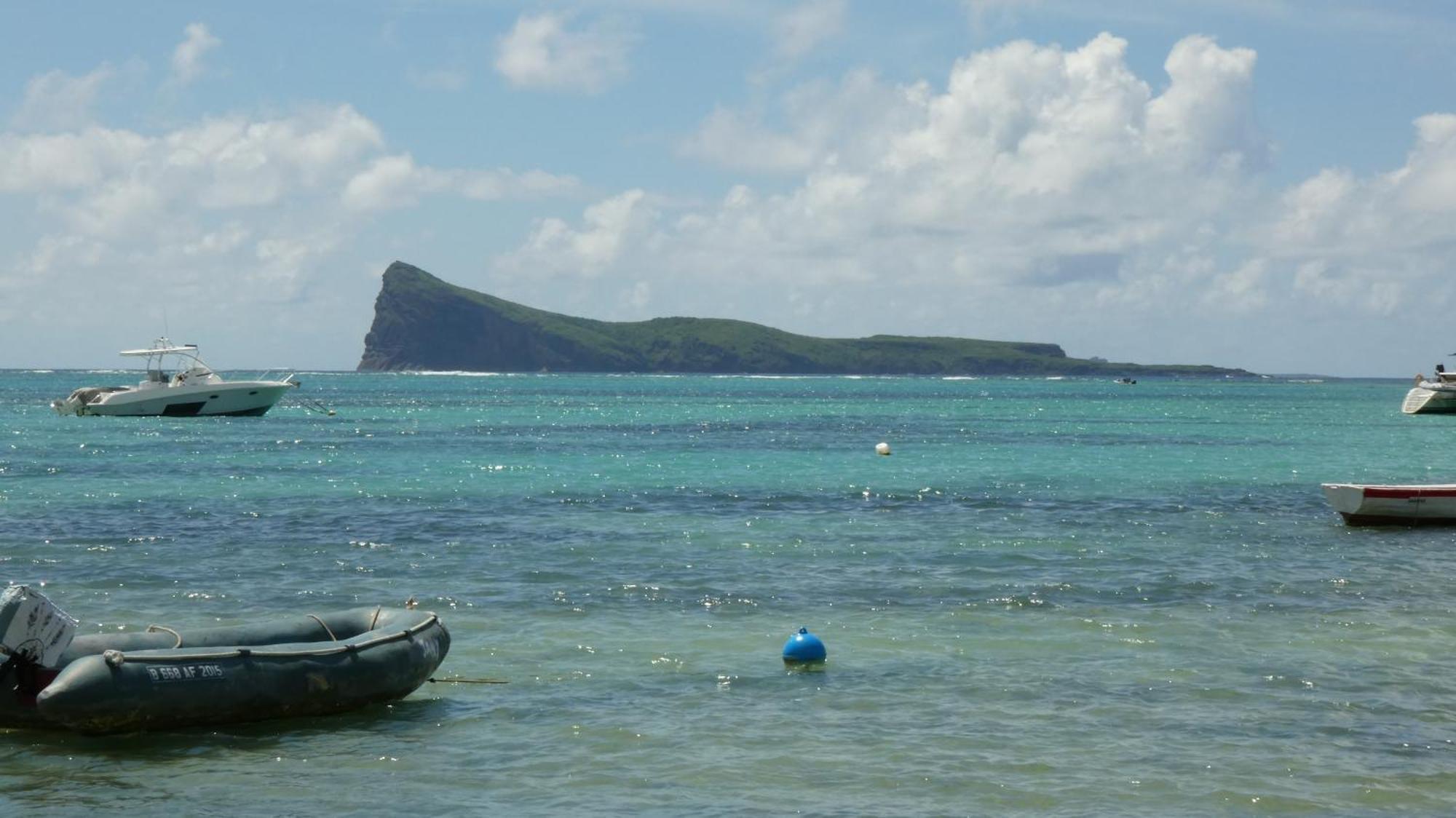 Appartement Le Dauphin Du Lagon Bleu - Plages De Mont Choisy Et De Trou Aux Biches Grand Bay Exteriér fotografie